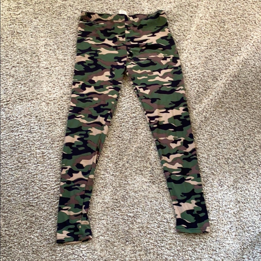 Size large leggings from Hot Gal
